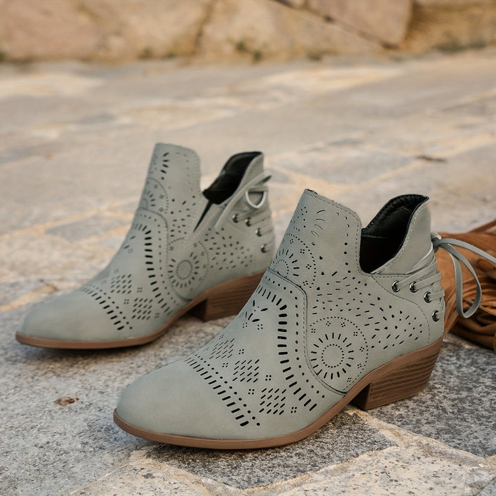 Delia | Botki z wycięciami