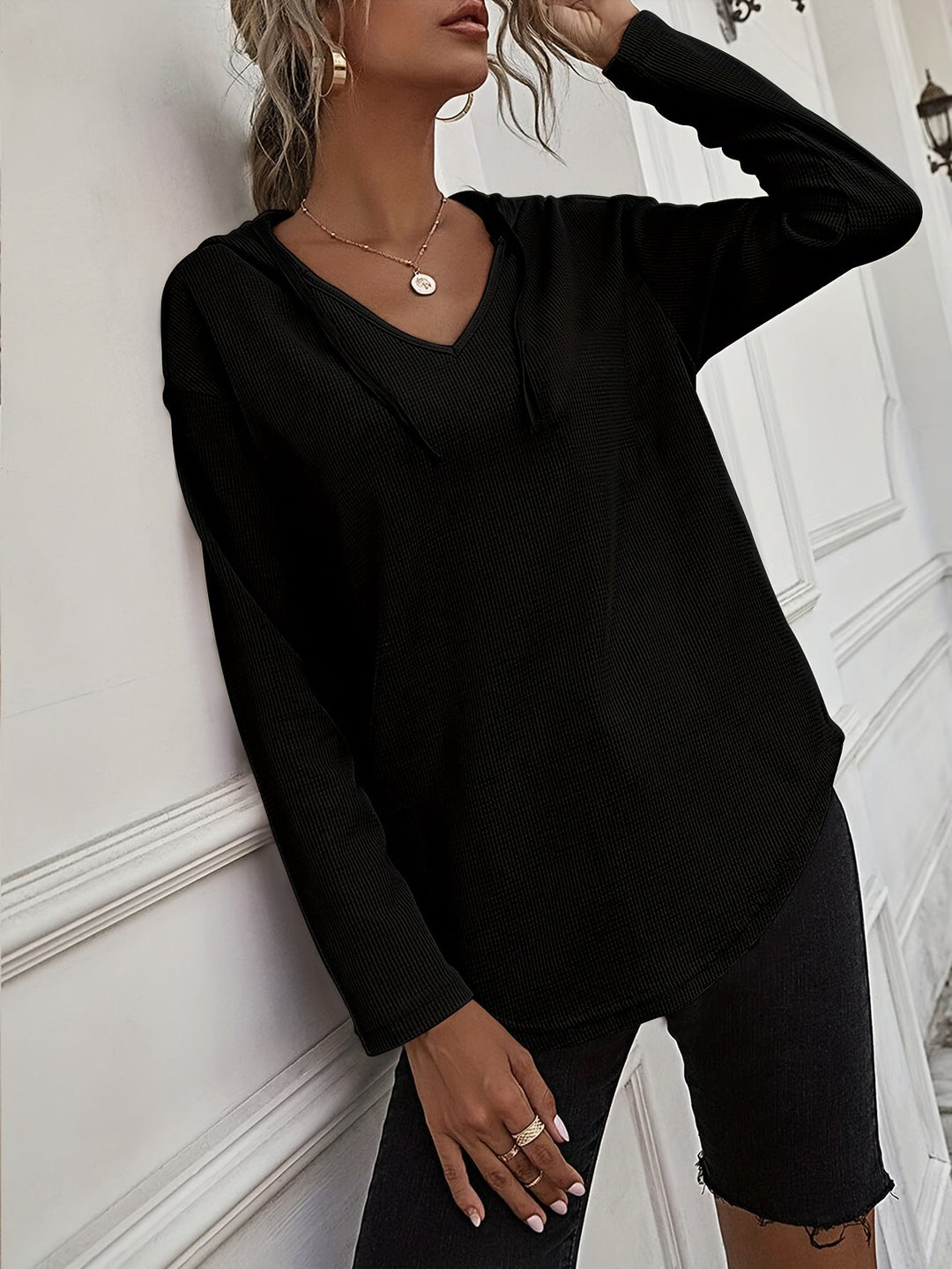Kendra | Luźna bluza z kapturem i dekoltem w serek