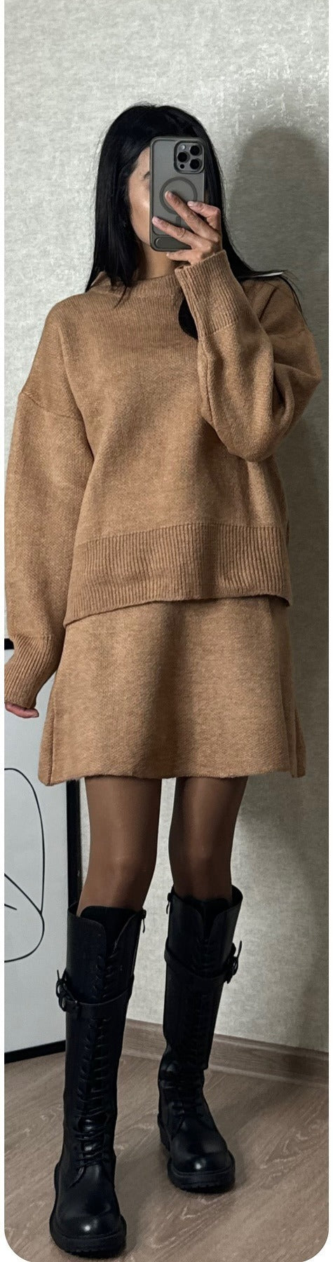 Alicja | Dzianinowy komplet: sweter i spódnica mini z wysokim stanem