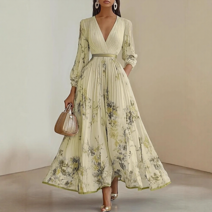 Alexia | Elegancka Maxi Sukienka z Plisowaniem i Dekoltem w Szpic