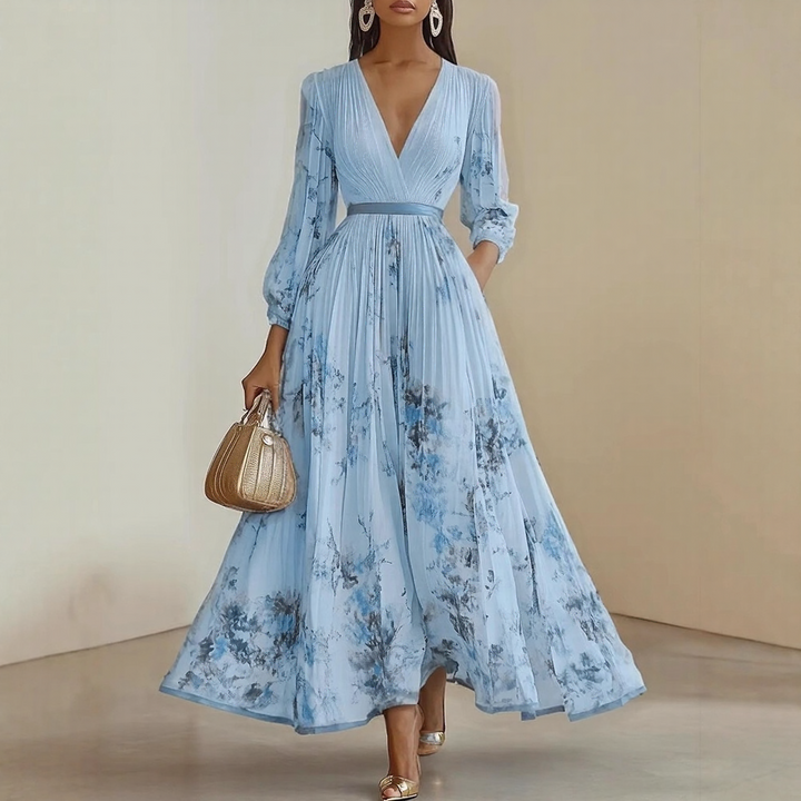 Alexia | Elegancka Maxi Sukienka z Plisowaniem i Dekoltem w Szpic