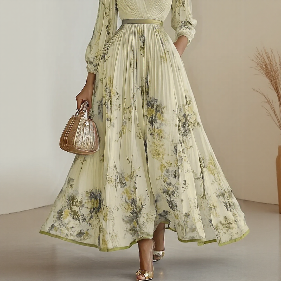 Alexia | Elegancka Maxi Sukienka z Plisowaniem i Dekoltem w Szpic