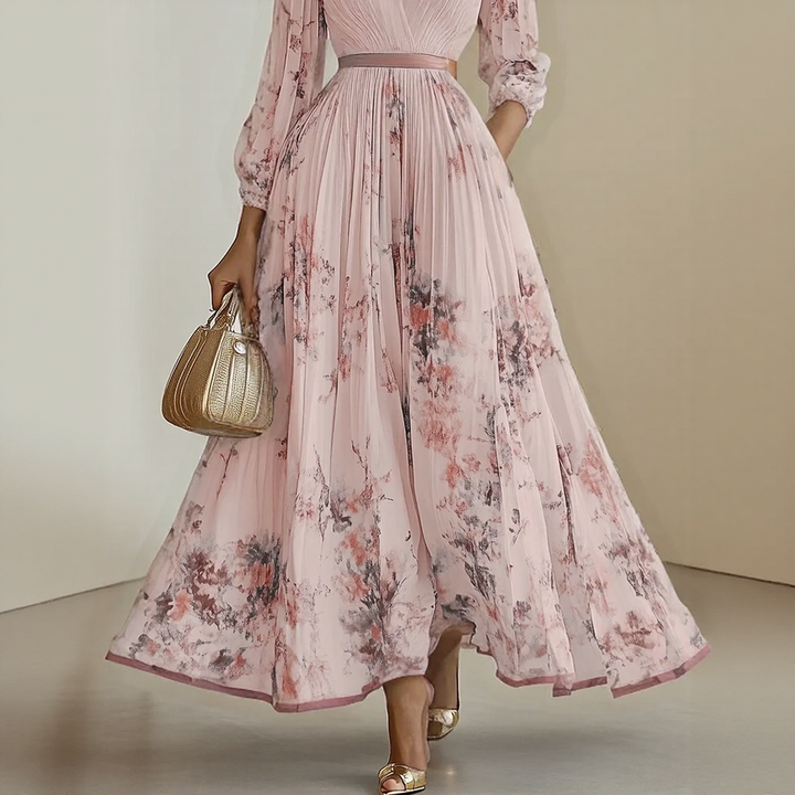 Alexia | Elegancka Maxi Sukienka z Plisowaniem i Dekoltem w Szpic