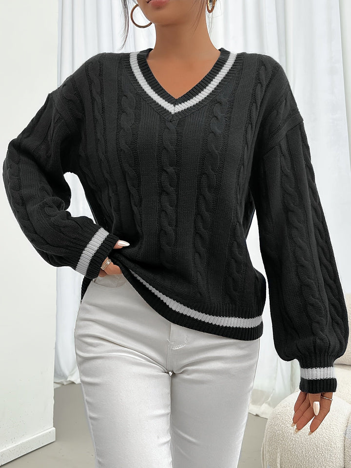 Camryn | Sweter z dekoltem w serek, pleciony w warkocze