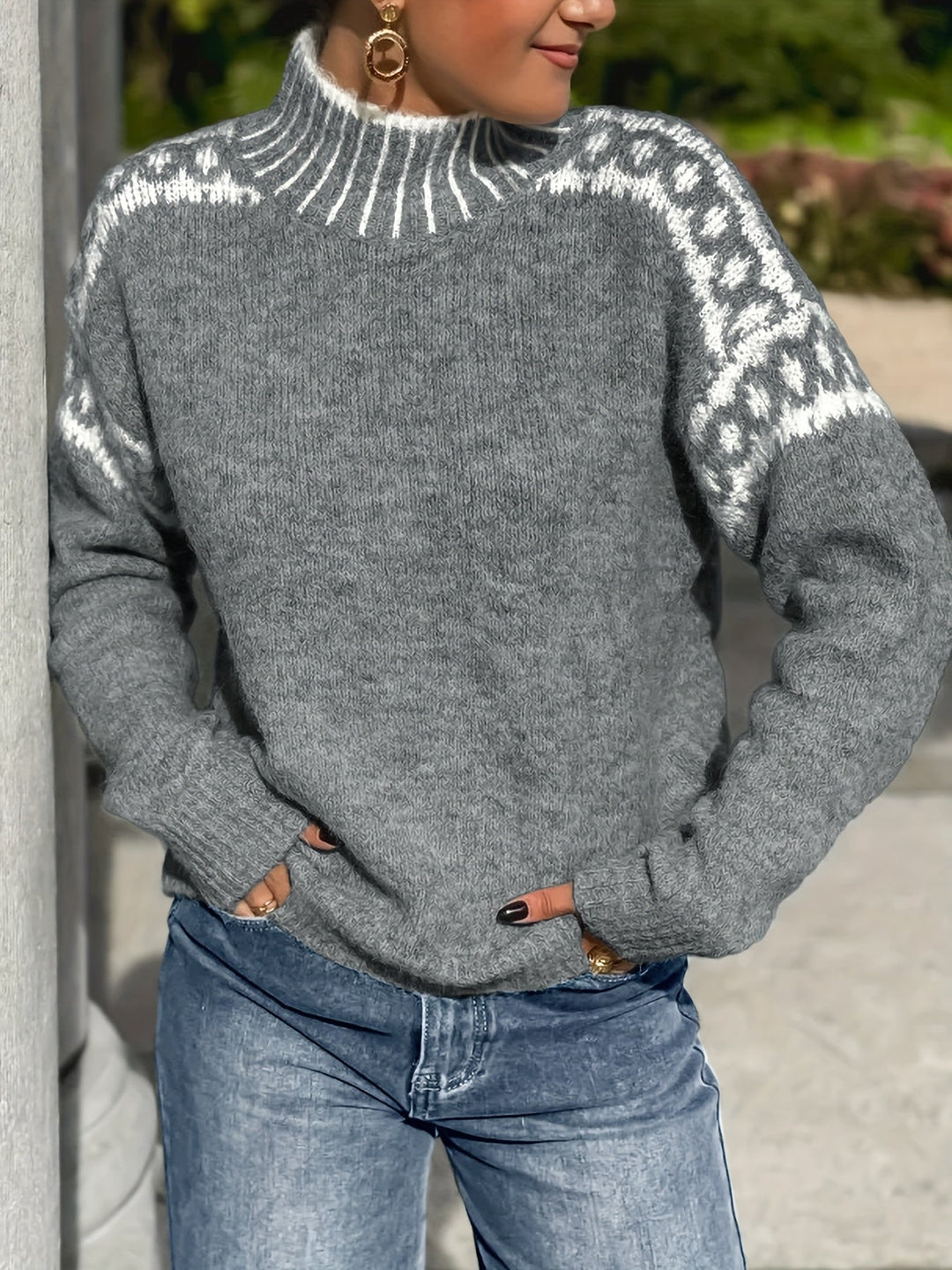 Corinna | Sweter z Mock-Neck w Kontrastowym Wykończeniu