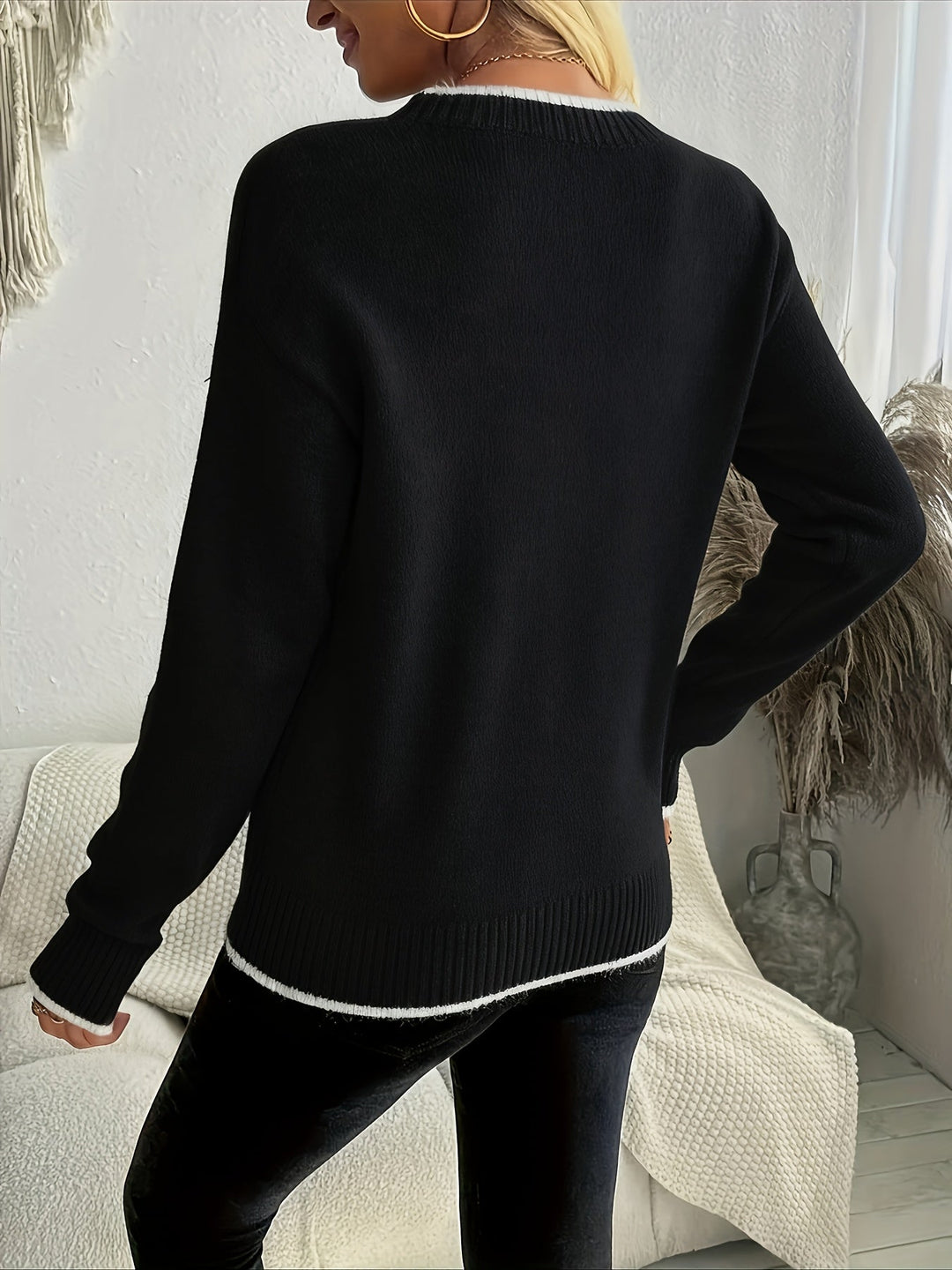 Holly | Sweter z okrągłym dekoltem w śnieżynki