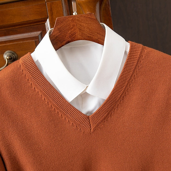 Clayton | Klasyczny Sweter z Dekoltem w Serek